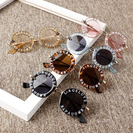 Kids Sun glasses 2019 New Infant Kids Baby Girls Boys Sunglass Letter Sun Glasses Beach Party Accessories